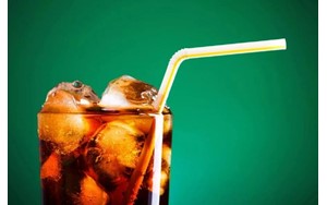 محققان: مصرف روزانه نوشابه رژیمی خطر ابتلا به دیابت نوع 2 را 38 درصد افزایش می‌دهد