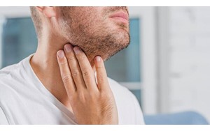 گلودرد تیغی نشانه سویه جدید کرونا با شدت بیشتر است؟